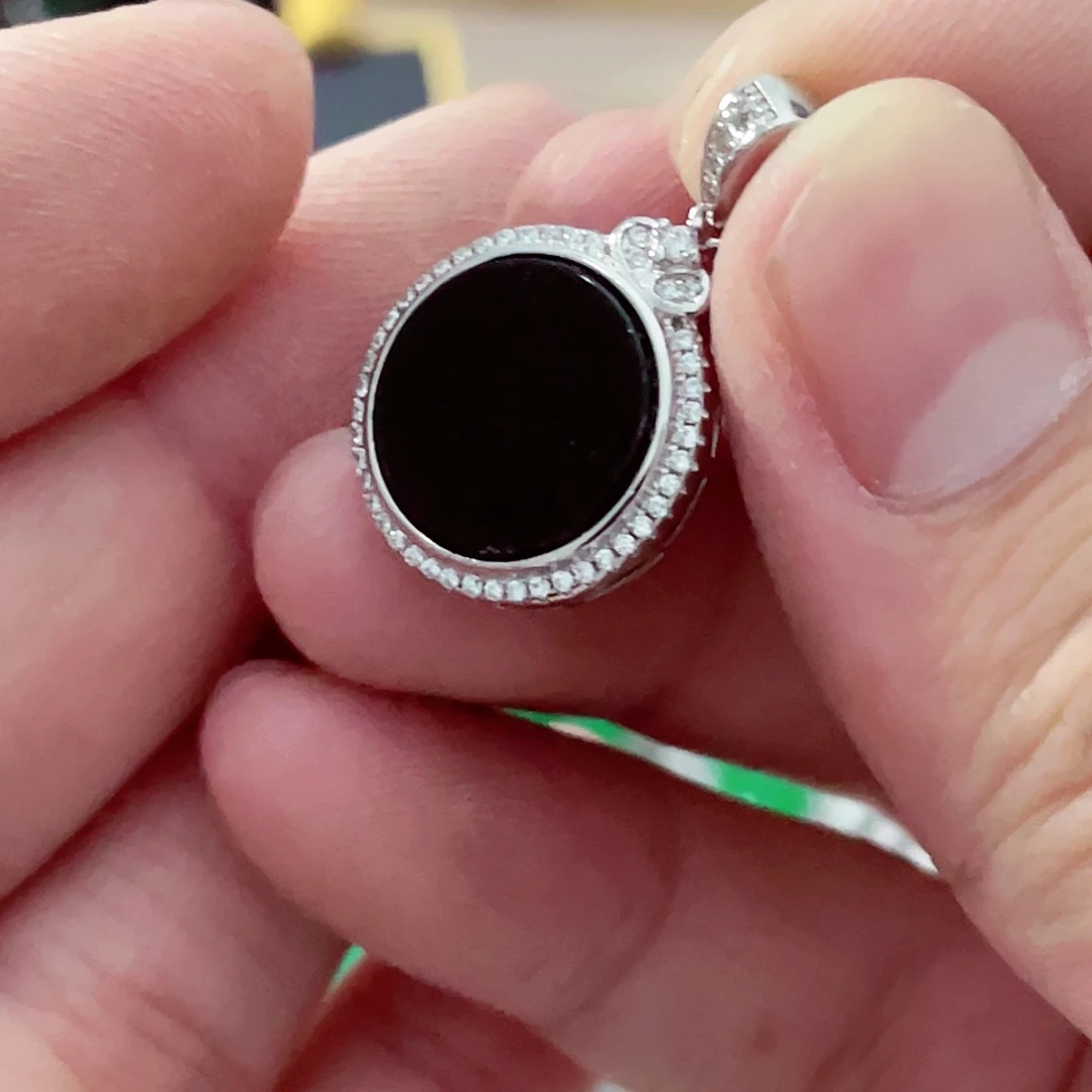 翡翠未镶嵌颈饰先检后发一物一证