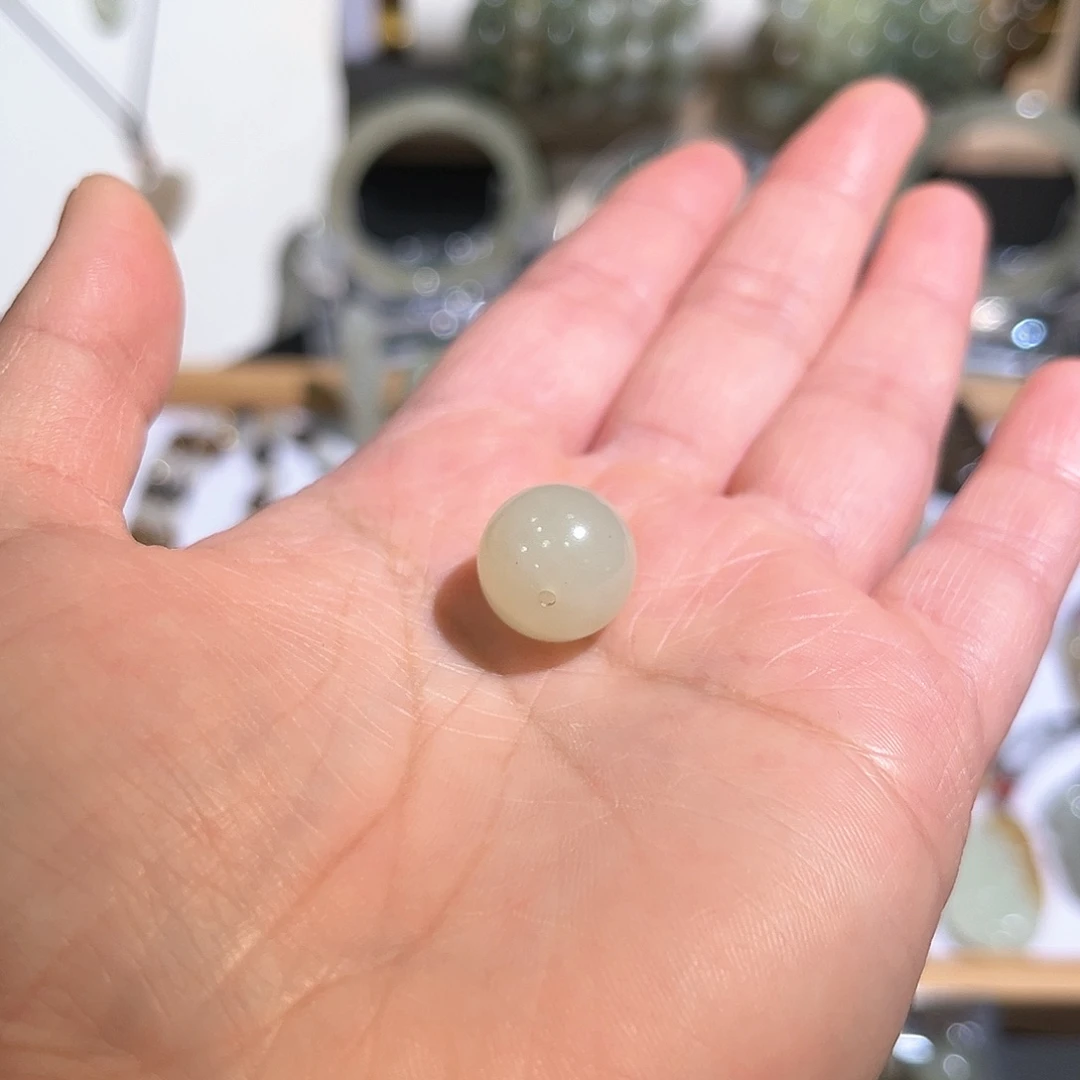 和田玉颈饰未镶嵌庸**扰