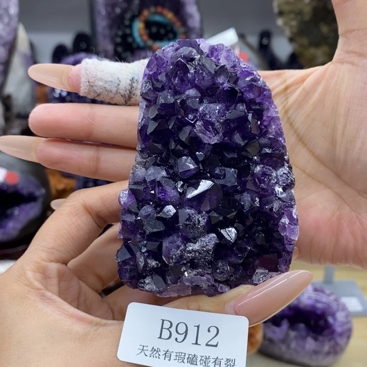 紫晶未镶嵌大型摆件（非配饰）
