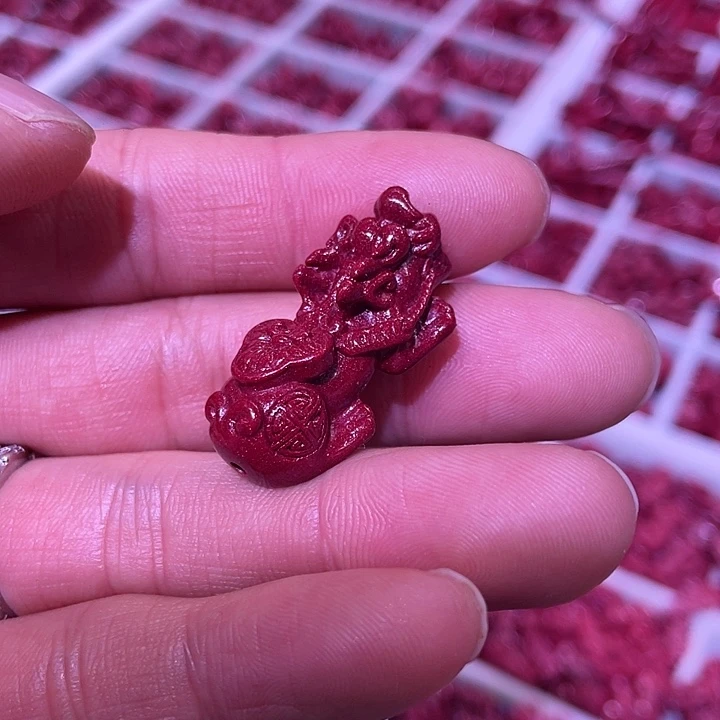 天然辰砂紫金砂如意貔貅一个