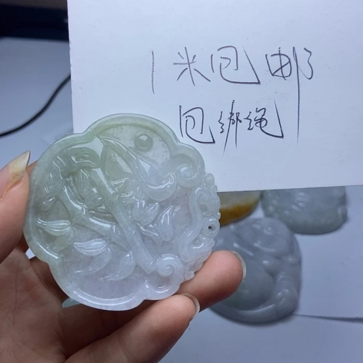 翡翠未镶嵌颈饰风*翡翠