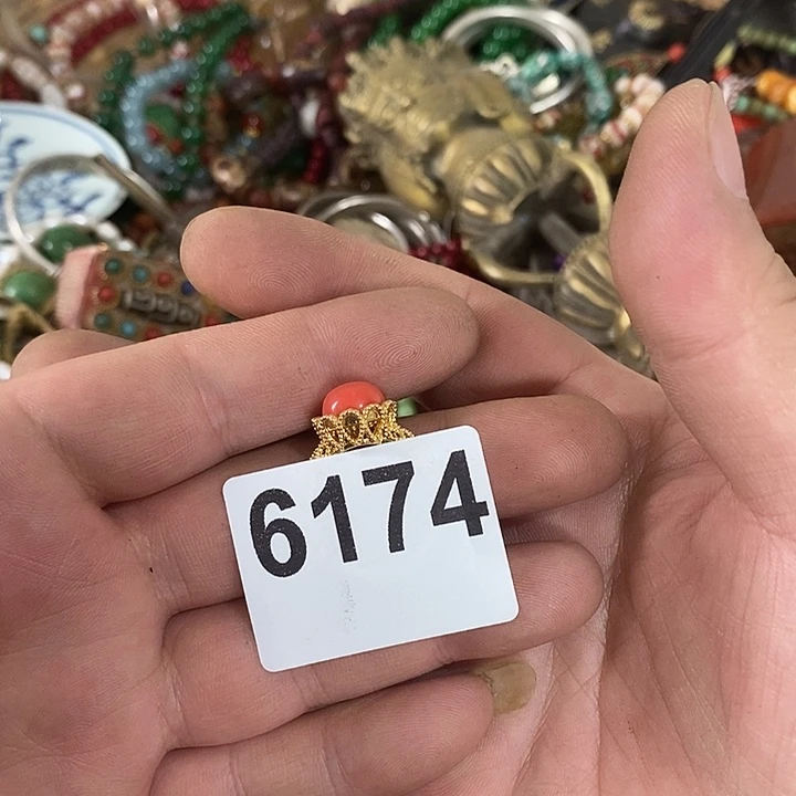 李*前后两个月的时间里6174