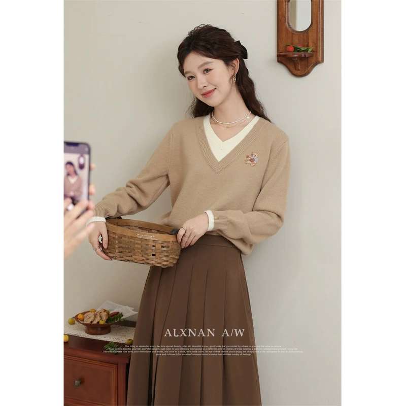 鹿向南【粉丝福利】《玛奇小熊》假两件V领毛衣女