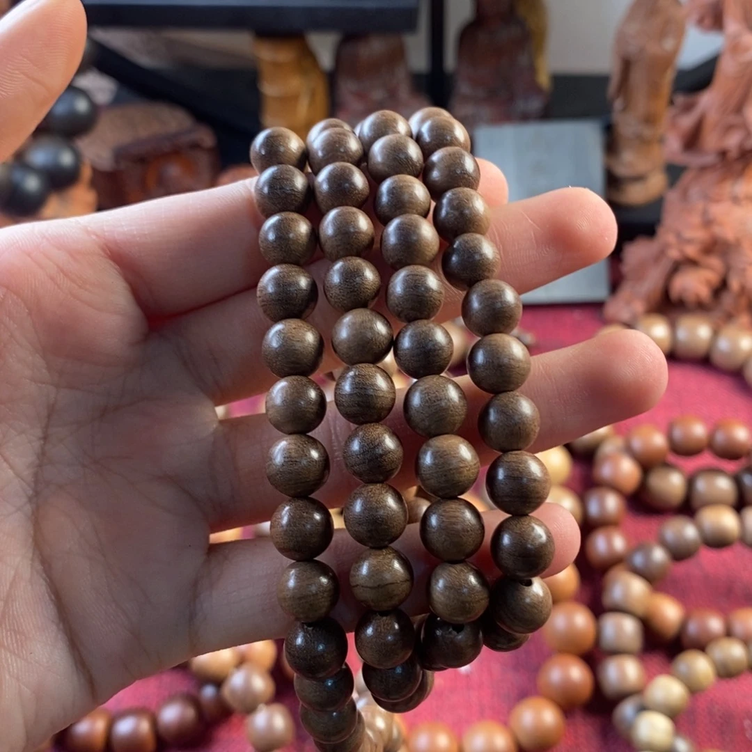 猛****檀香木手串/手链老山檀奶香0.8圆珠108黑肉