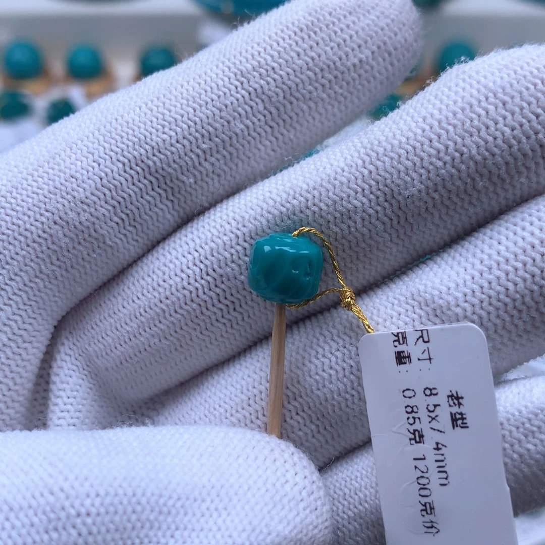 绿松石配饰未镶嵌