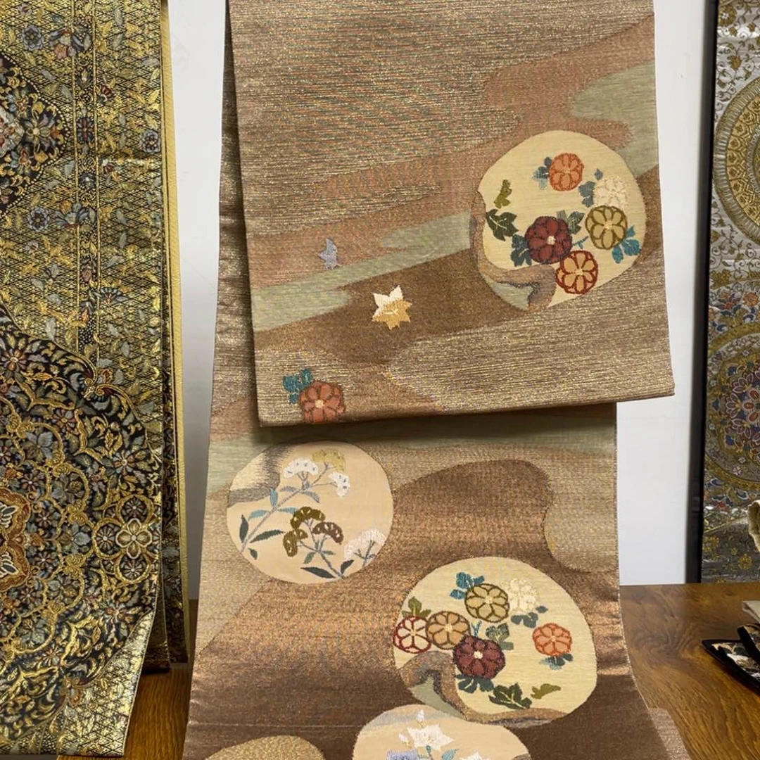 刺绣织锦技艺高超技艺