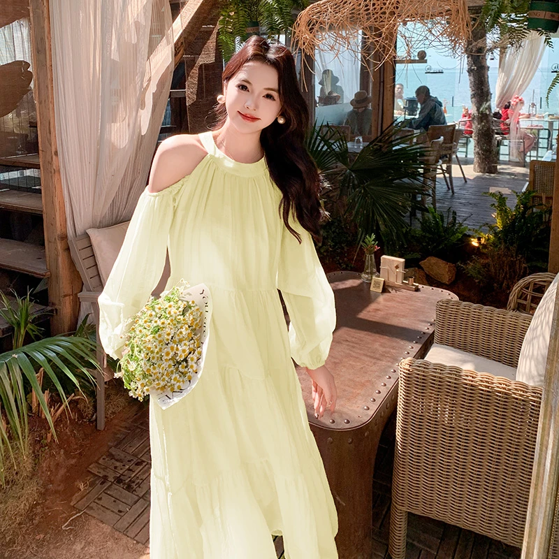 海边度假连衣裙女夏季2025新款甜美温柔风法式气质绝美露肩沙滩裙