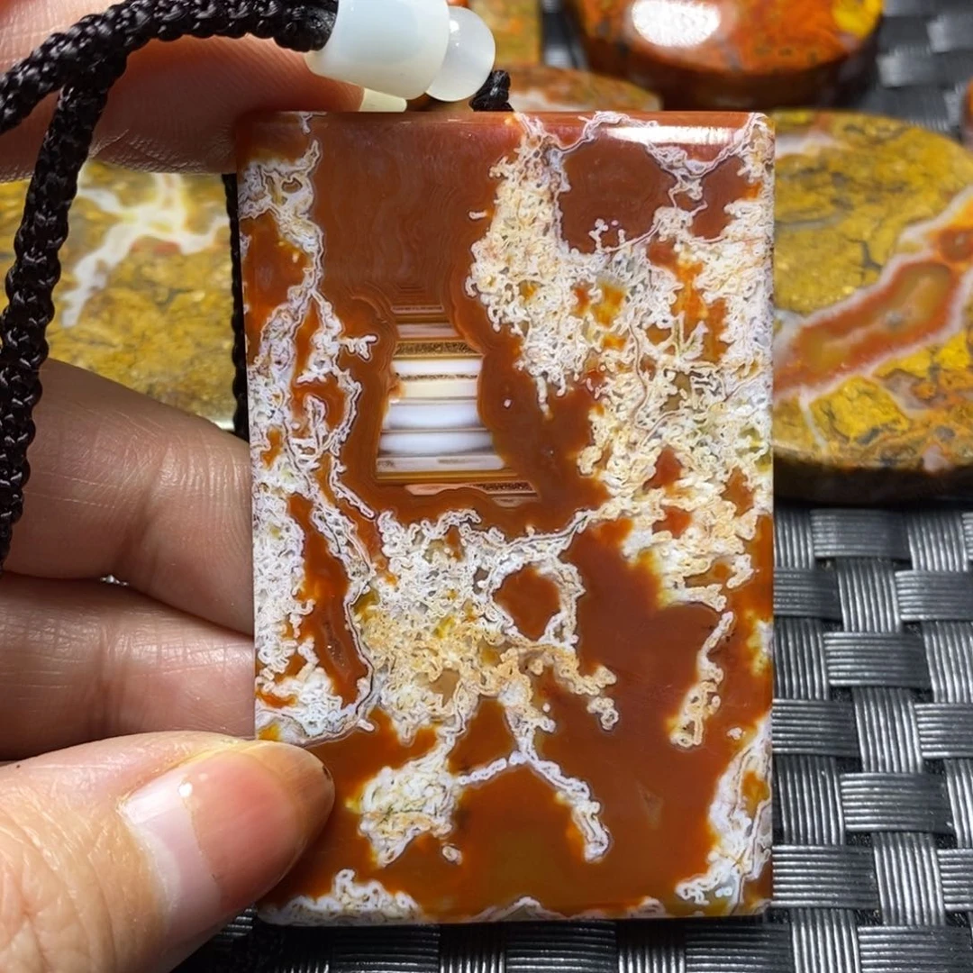 玛瑙/玉髓挂件未镶嵌绿***湾