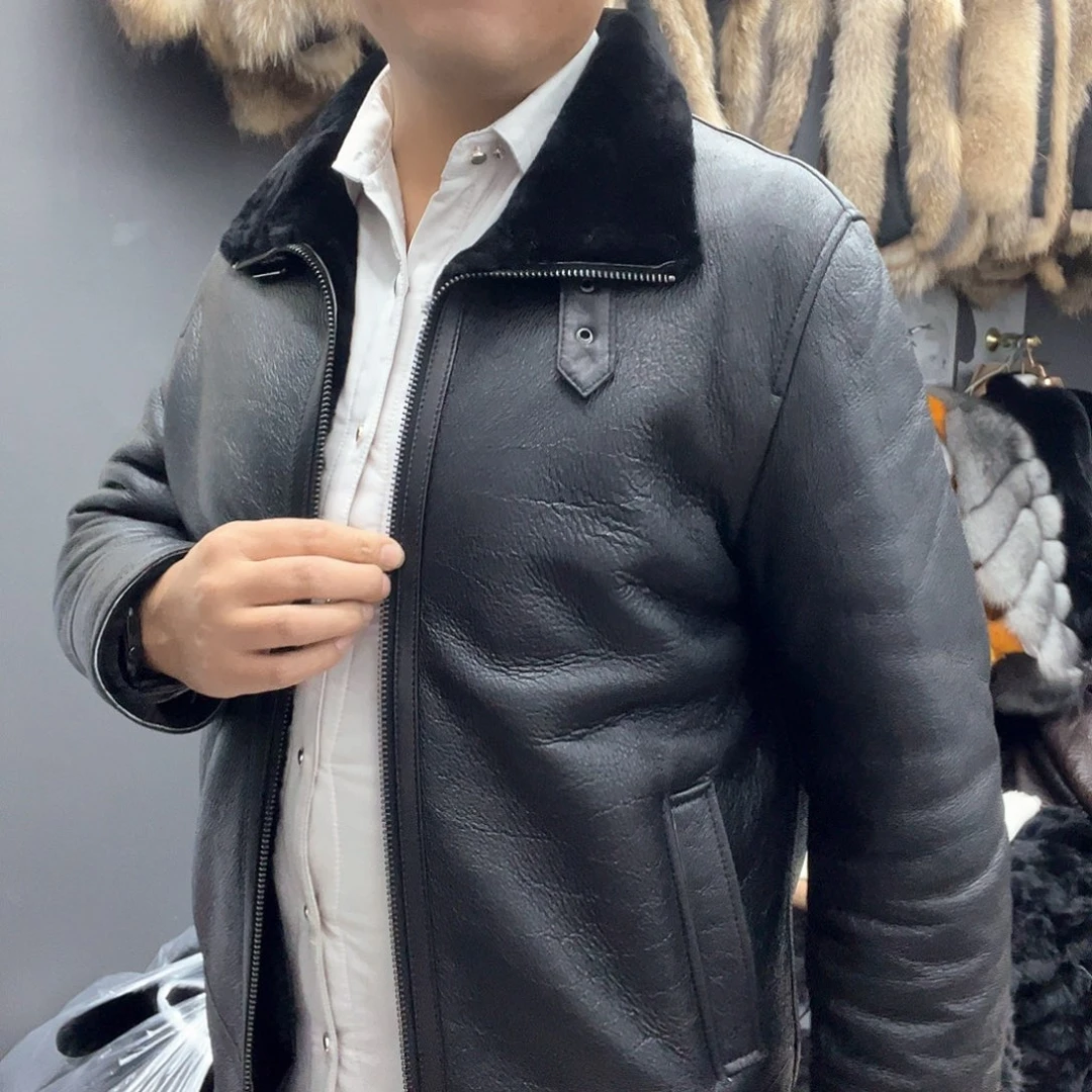 钱*怡翻领卡扣皮毛一体