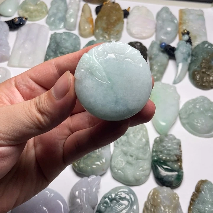 颈饰未镶嵌翡翠寿桃52