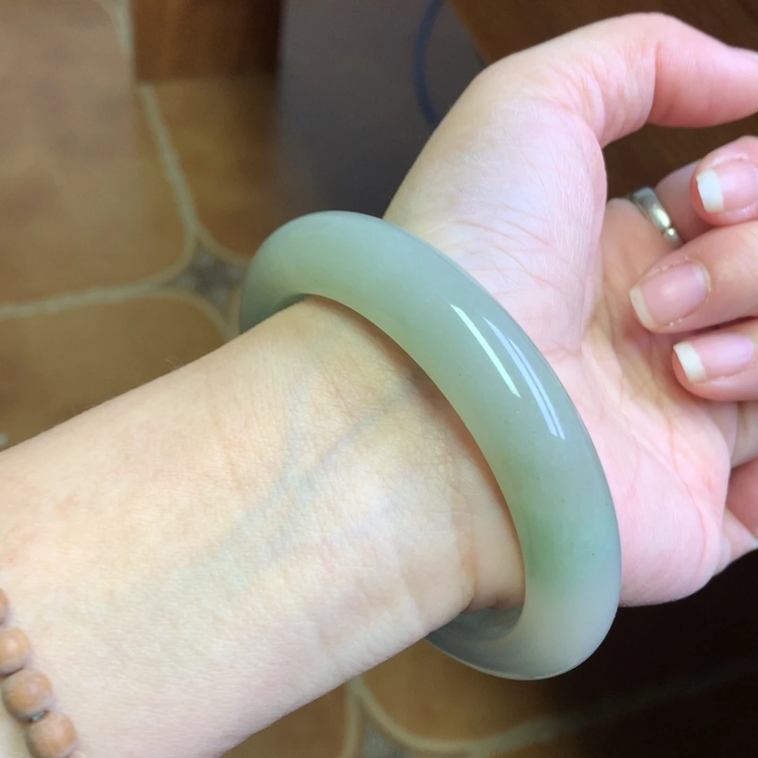 石英质玉未镶嵌手镯