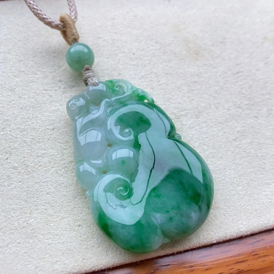 翡翠未镶嵌颈饰吊坠56