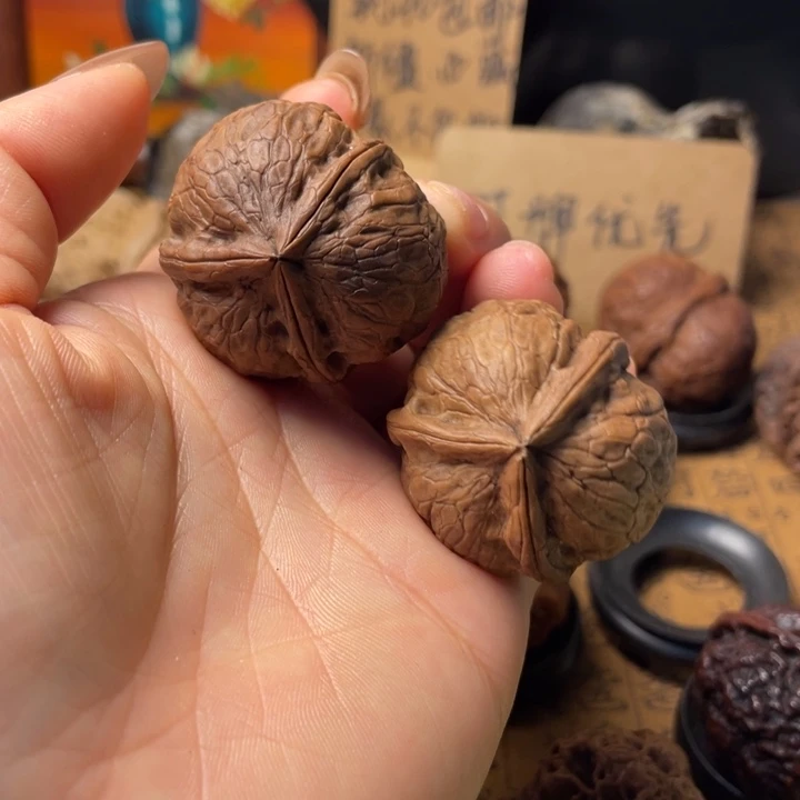 自***榴云南铁核桃默认微瑕97