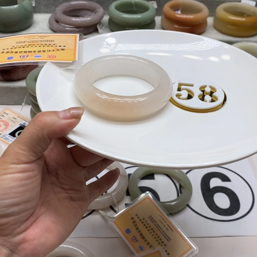 石英质玉未镶嵌手镯