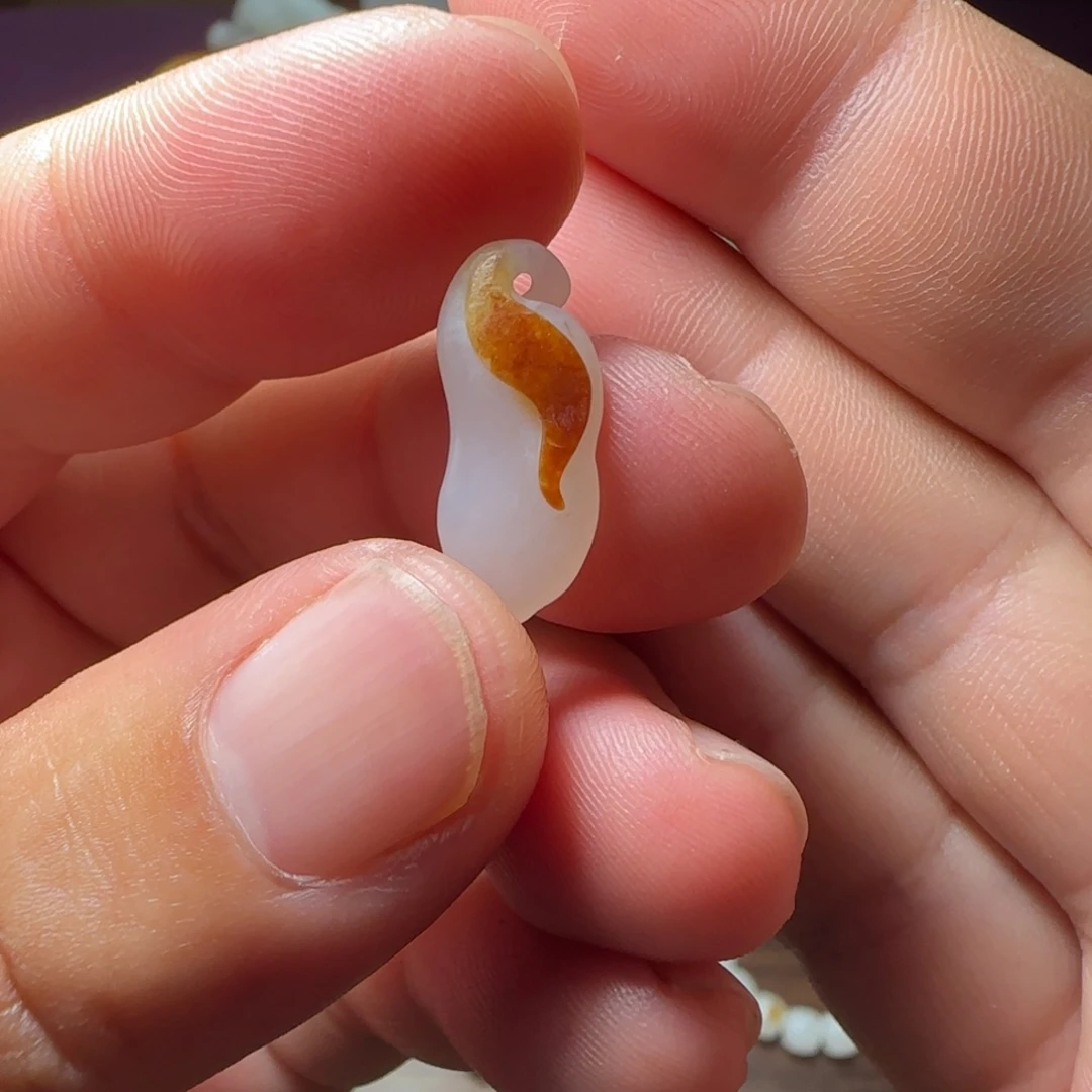 和田玉未镶嵌车挂