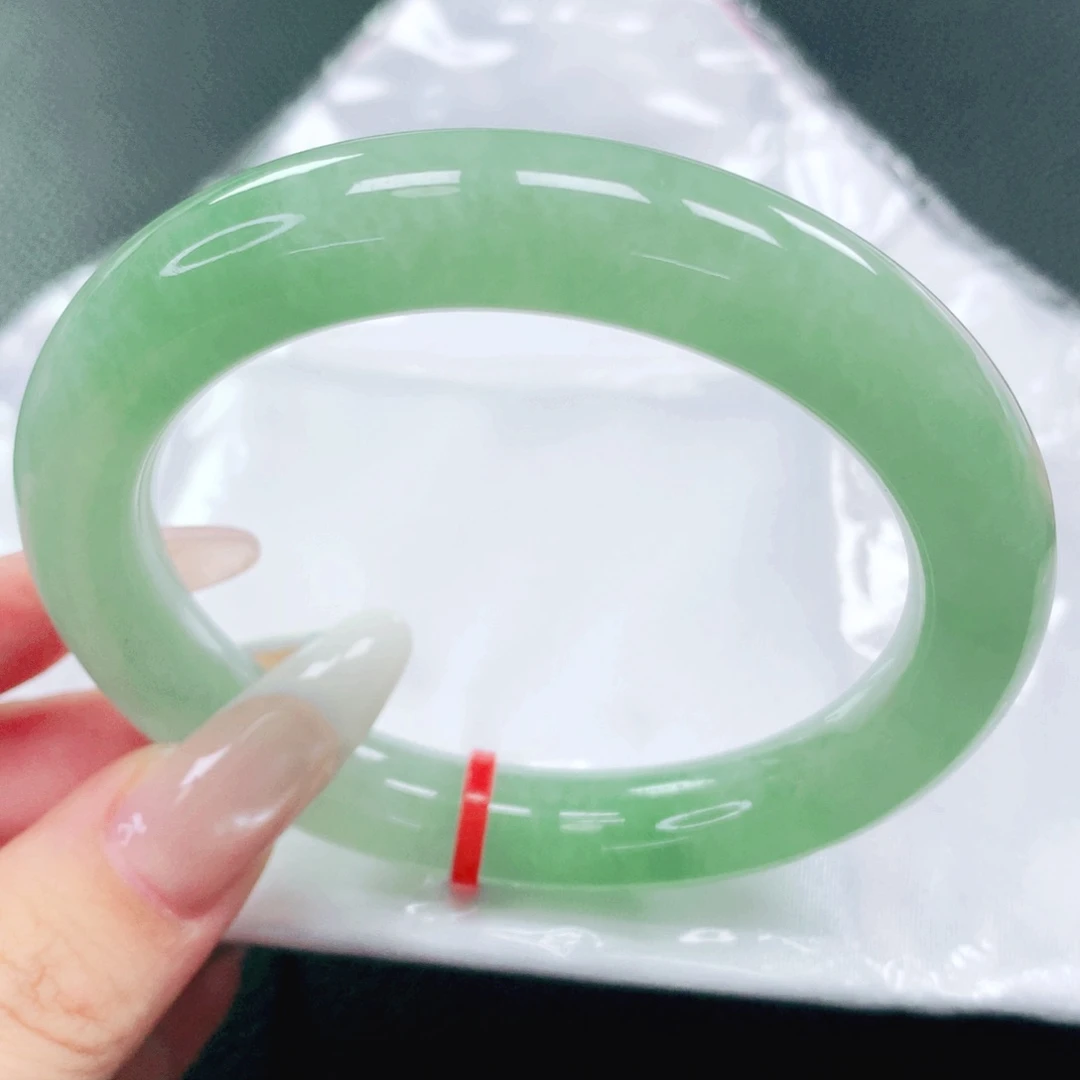 未镶嵌手镯翡翠57。