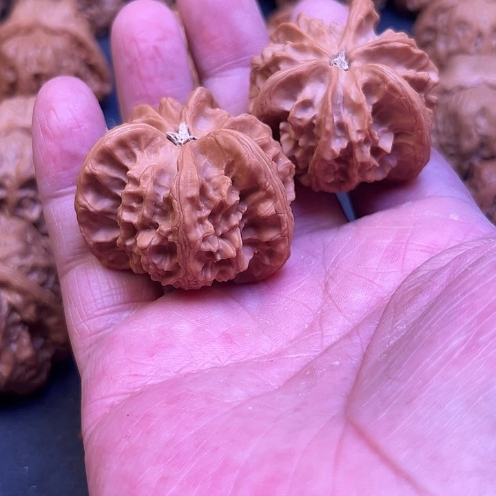 文玩核桃吊坠飘***牛我想要