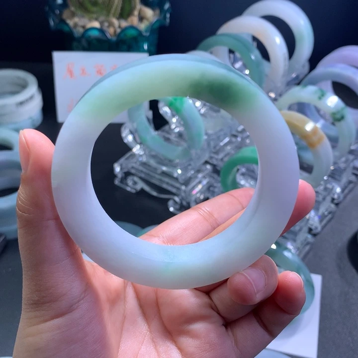 仙***泪定制翡翠未镶嵌天然缅甸翡翠手镯定制