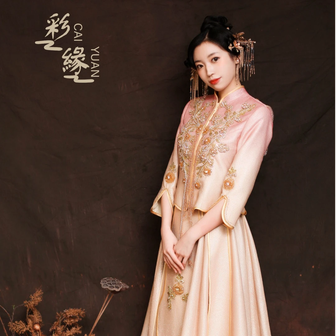 粉色秀禾服结婚礼服中式新娘嫁衣