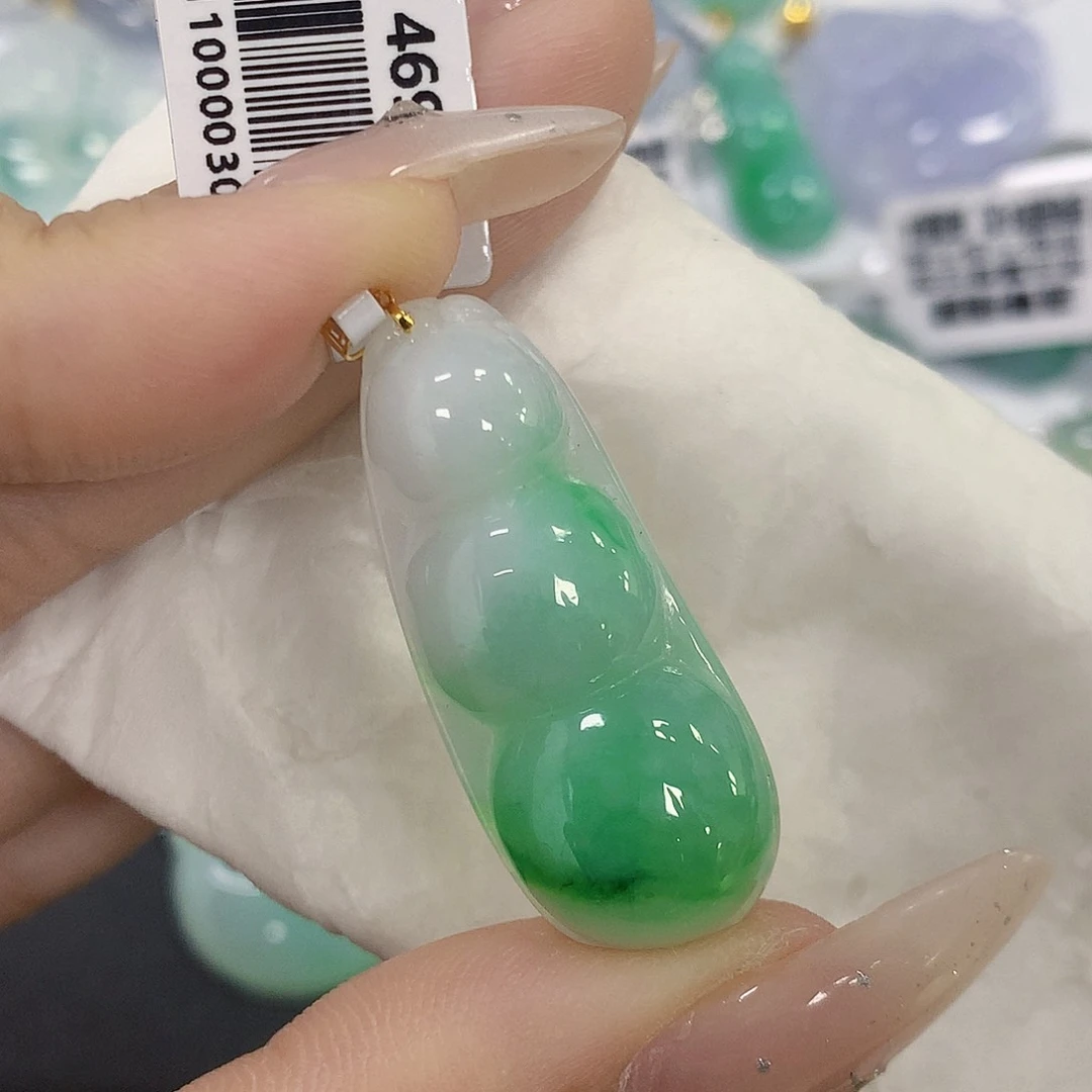 颈饰18K金镶嵌翡翠