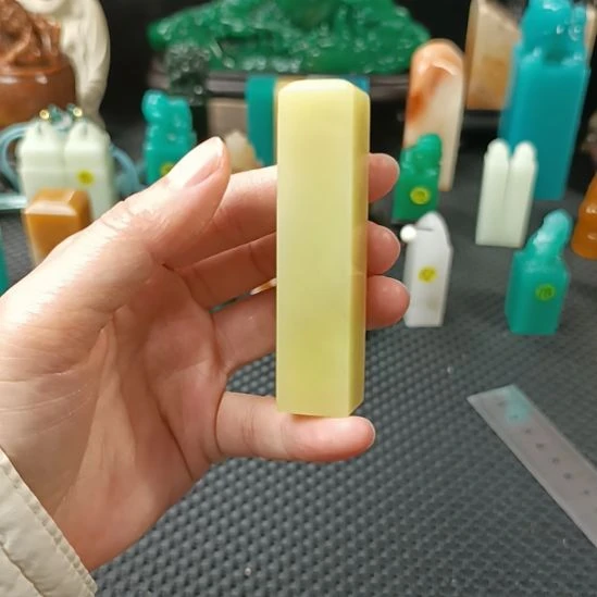 寿山石印石艾叶绿