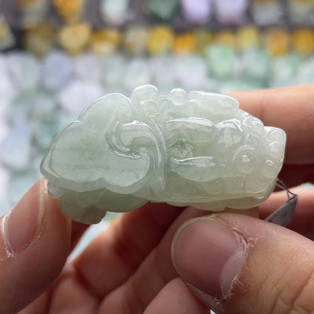 翡翠颈饰未镶嵌貔貅