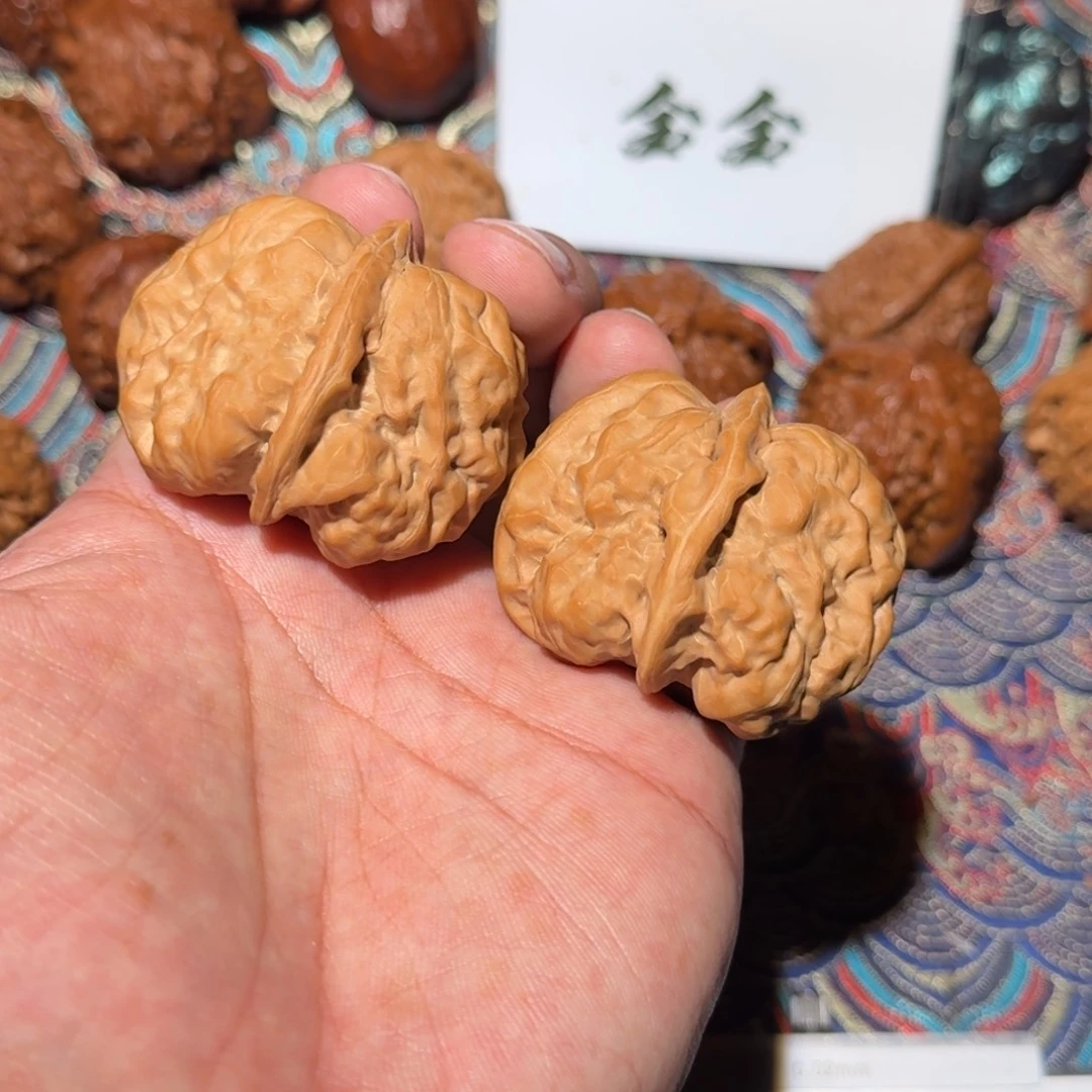 把件文玩核桃1612三角元宝蛙，四开背，尺寸40 45 37