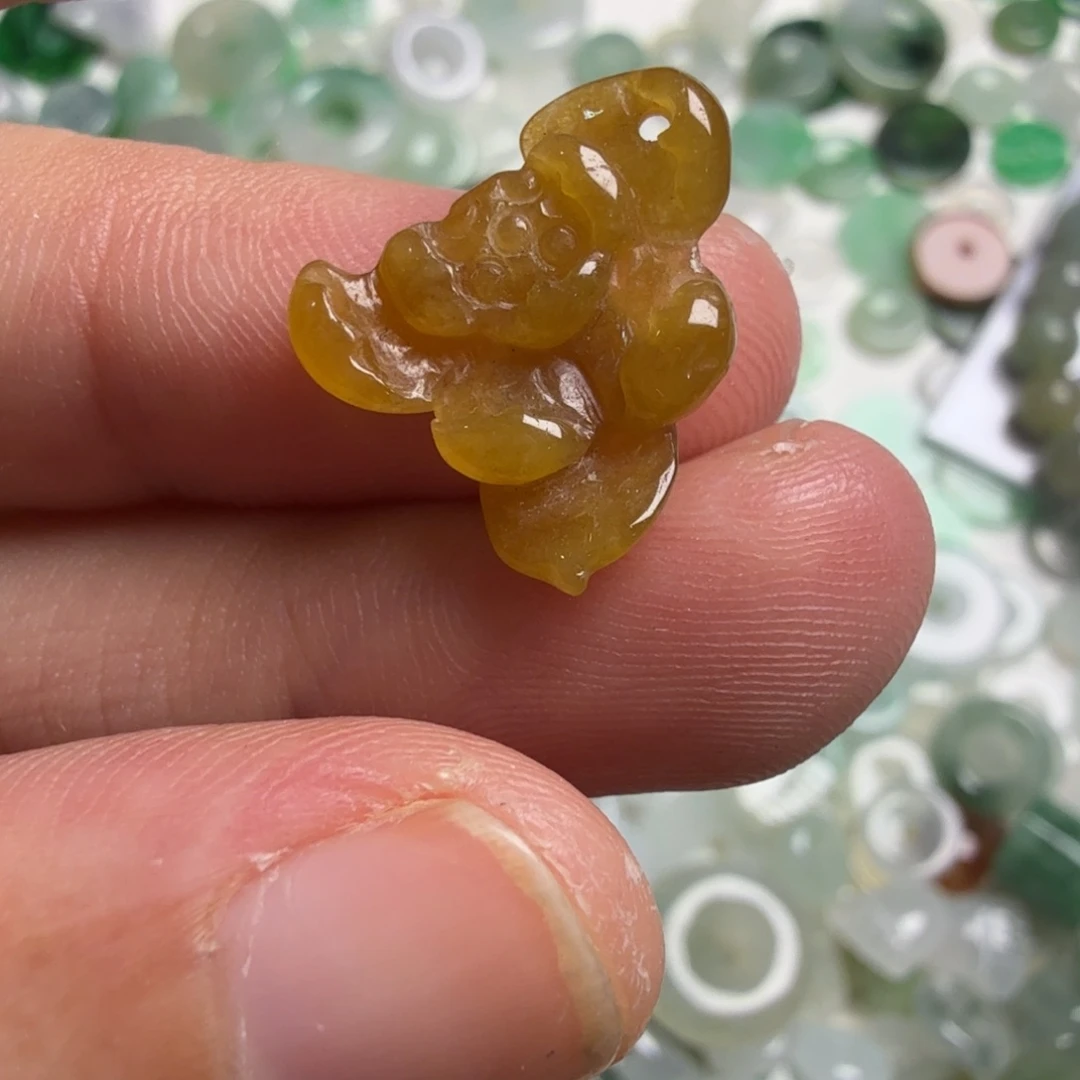 翡翠未镶嵌颈饰52