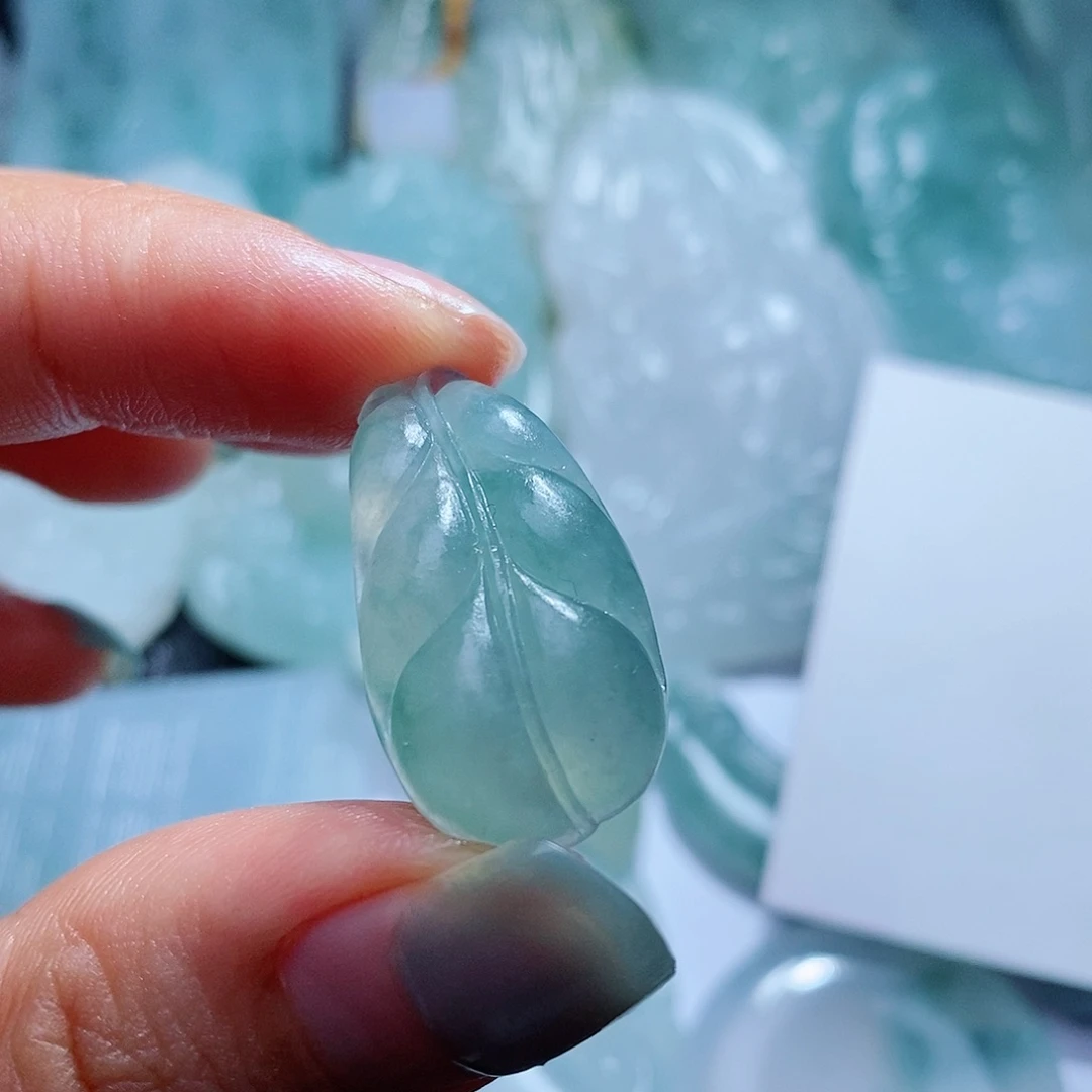 星***：定制翡翠未镶嵌毛货付款后确认抛光