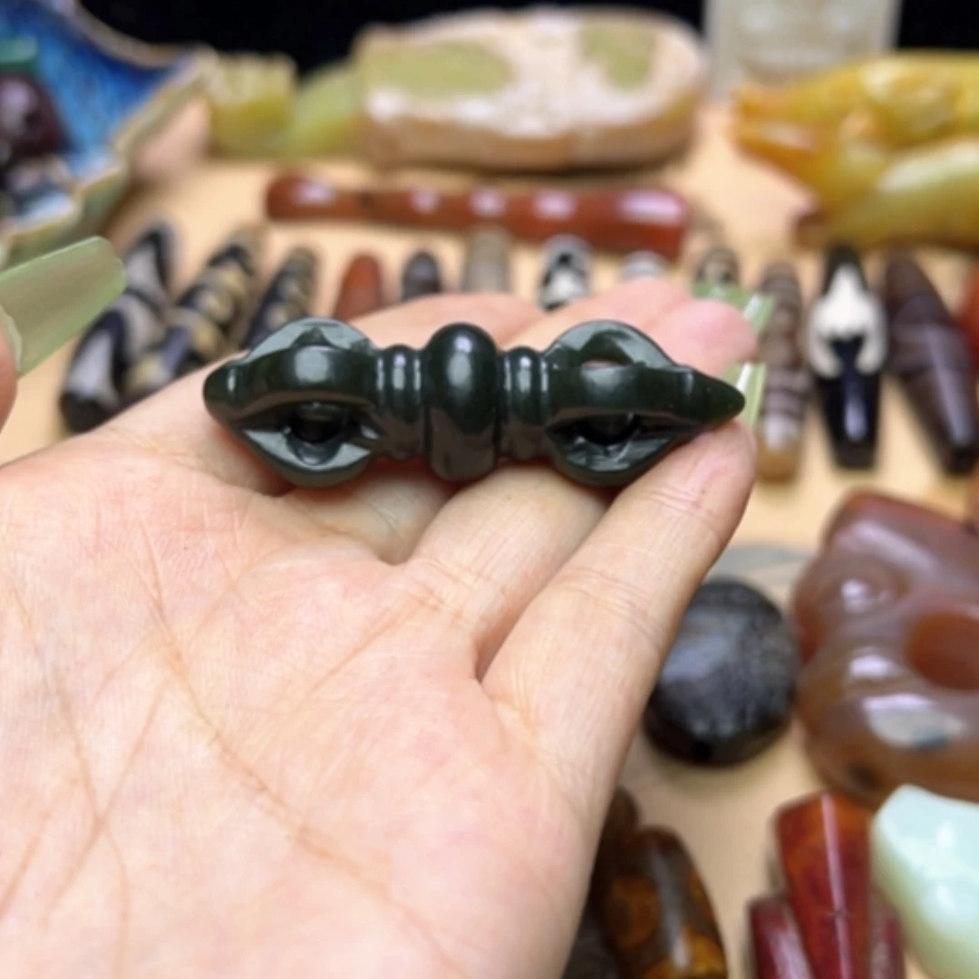 【闪购商品】蛇纹石玉未镶嵌颈饰