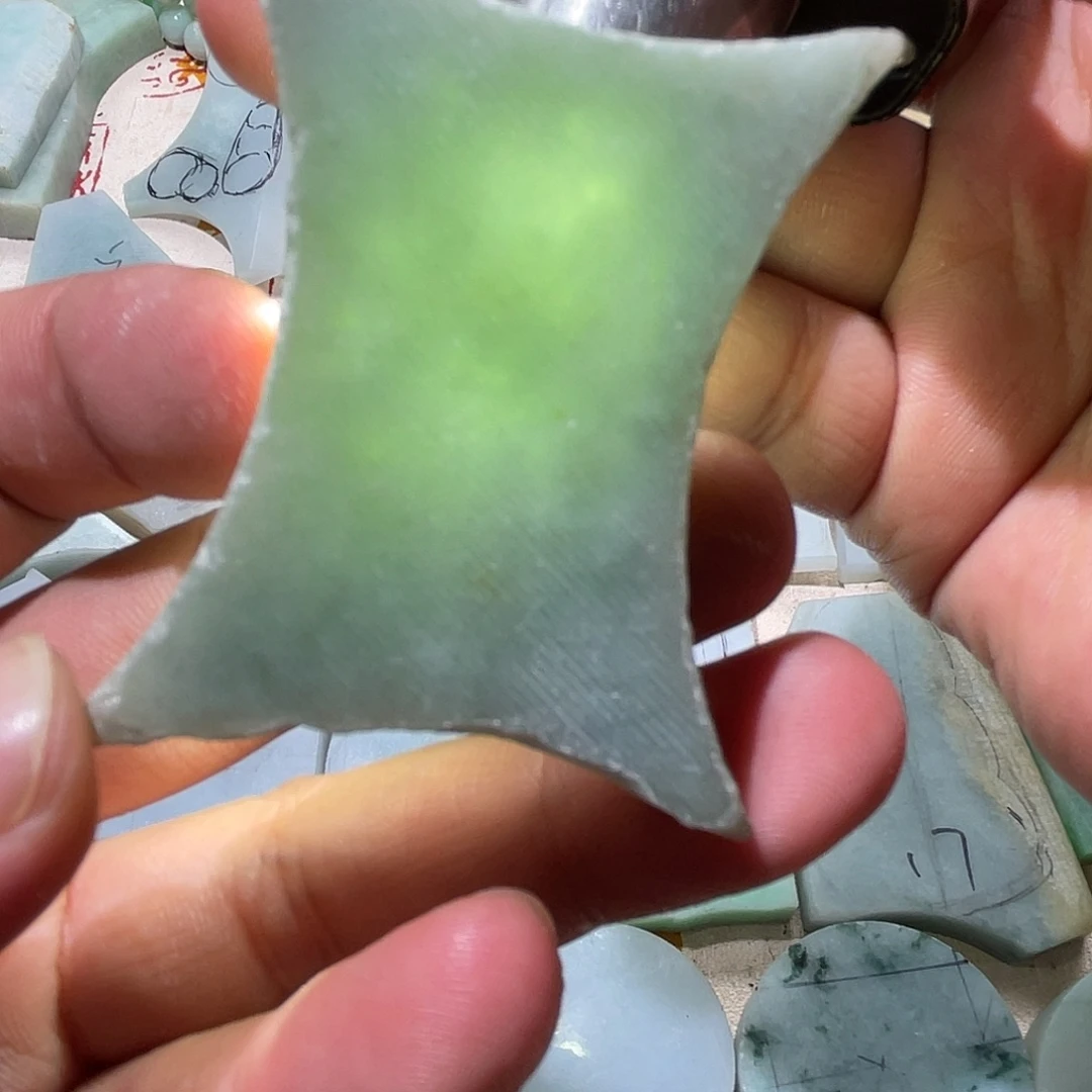 颈饰未镶嵌翡翠天然缅甸A货翡翠毛料