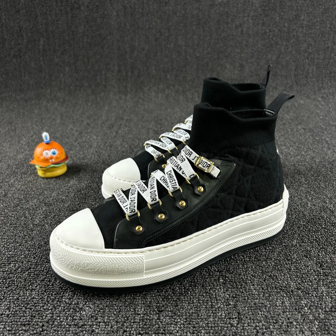 95新 DIOR/迪奥 高帮板鞋36码 HB4141 公价：9.2k