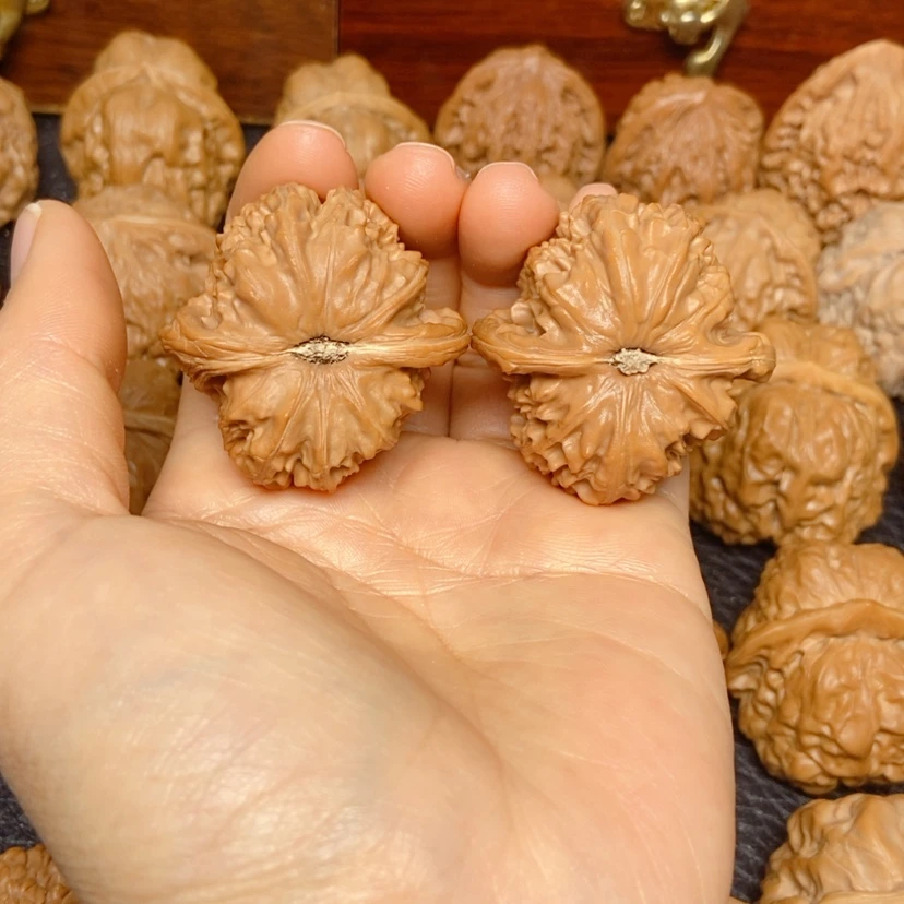 【闪购商品】吊坠文玩核桃山*白狮子40