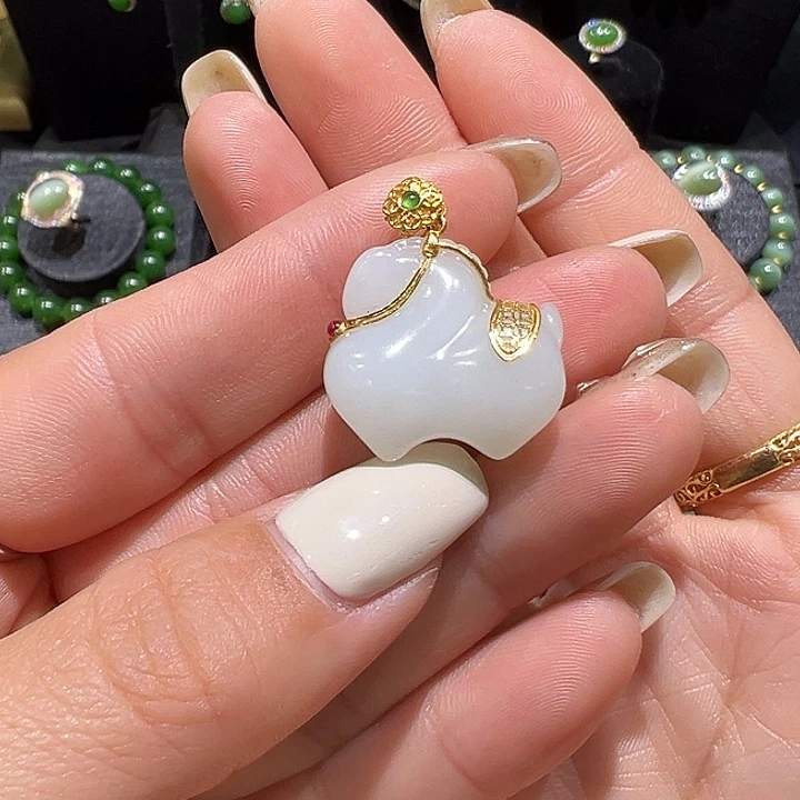 和田玉18K金镶嵌吊坠(不含链)