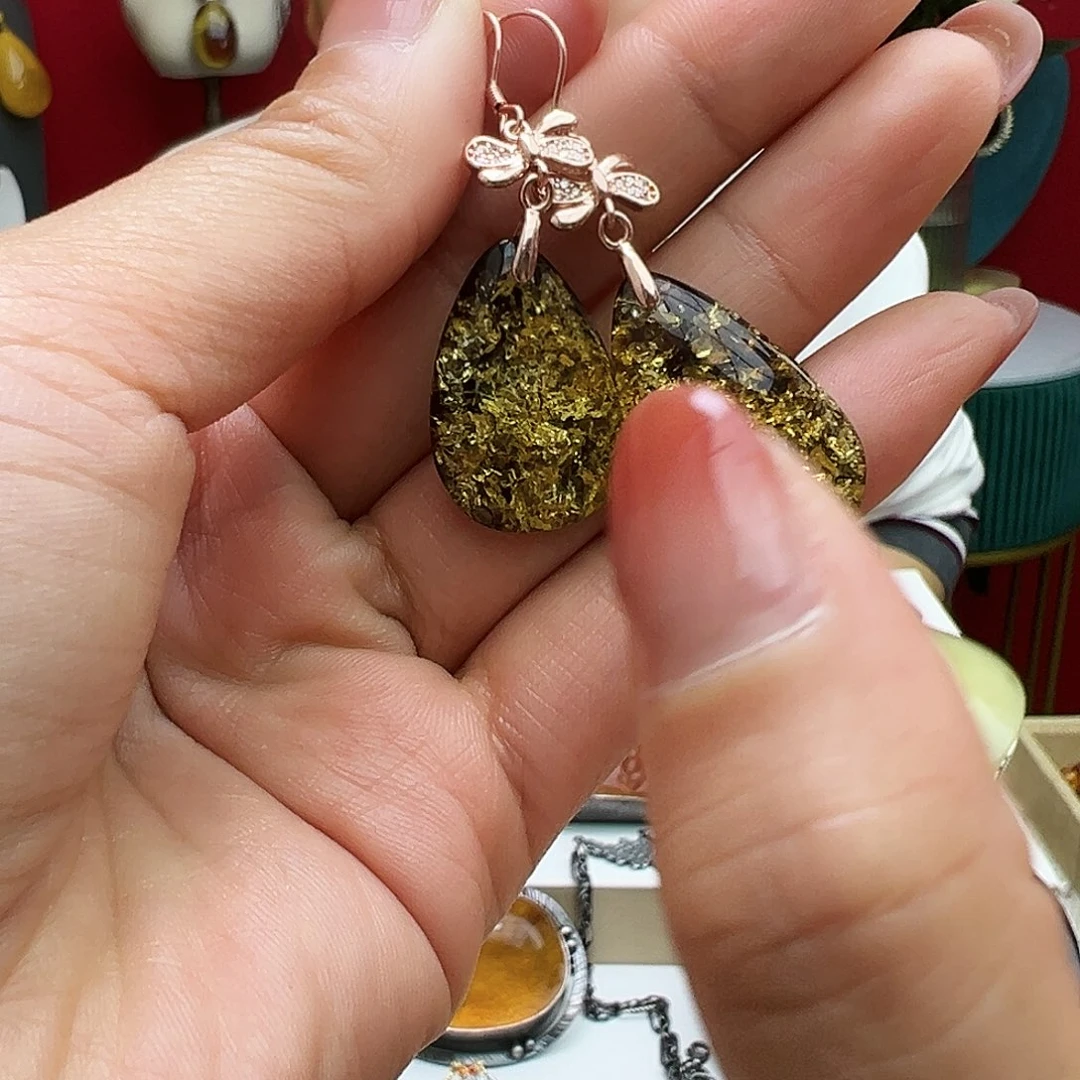 琥珀手镯未镶嵌耳坠