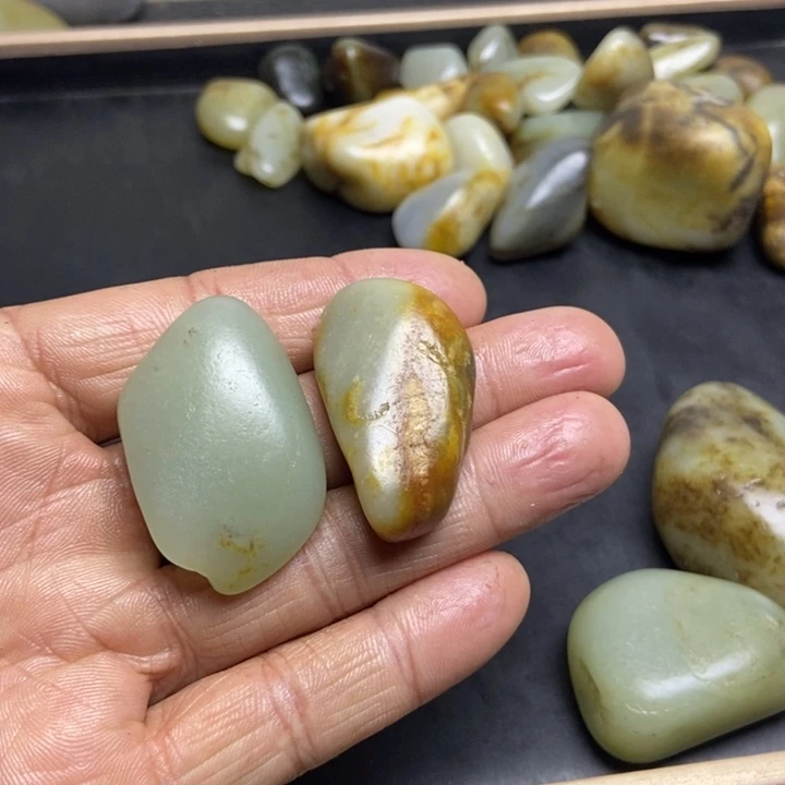 小***薯和田玉（糖玉）未镶嵌珠宝奇石