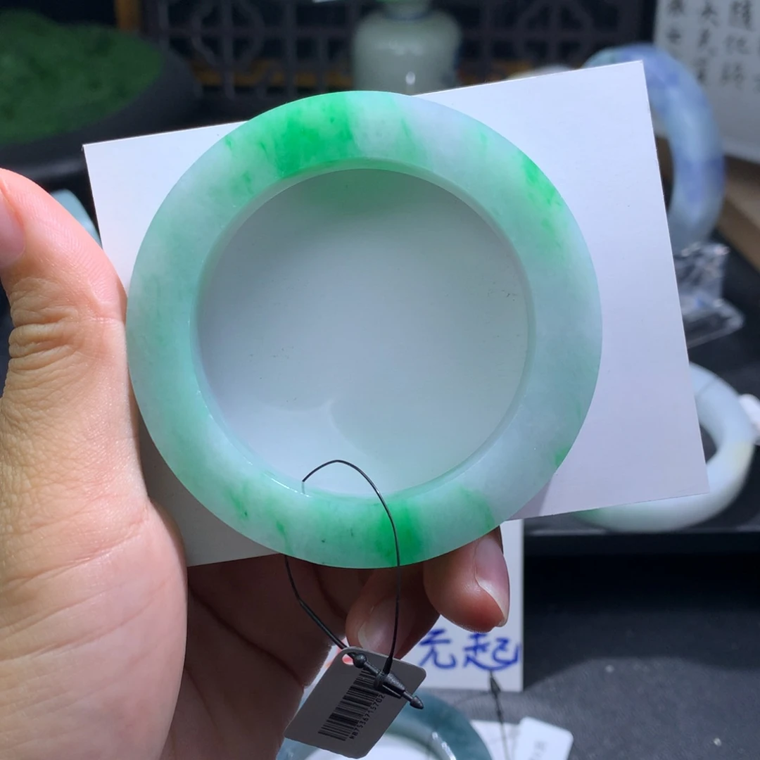 未镶嵌翡翠手镯定制翡翠三*猪