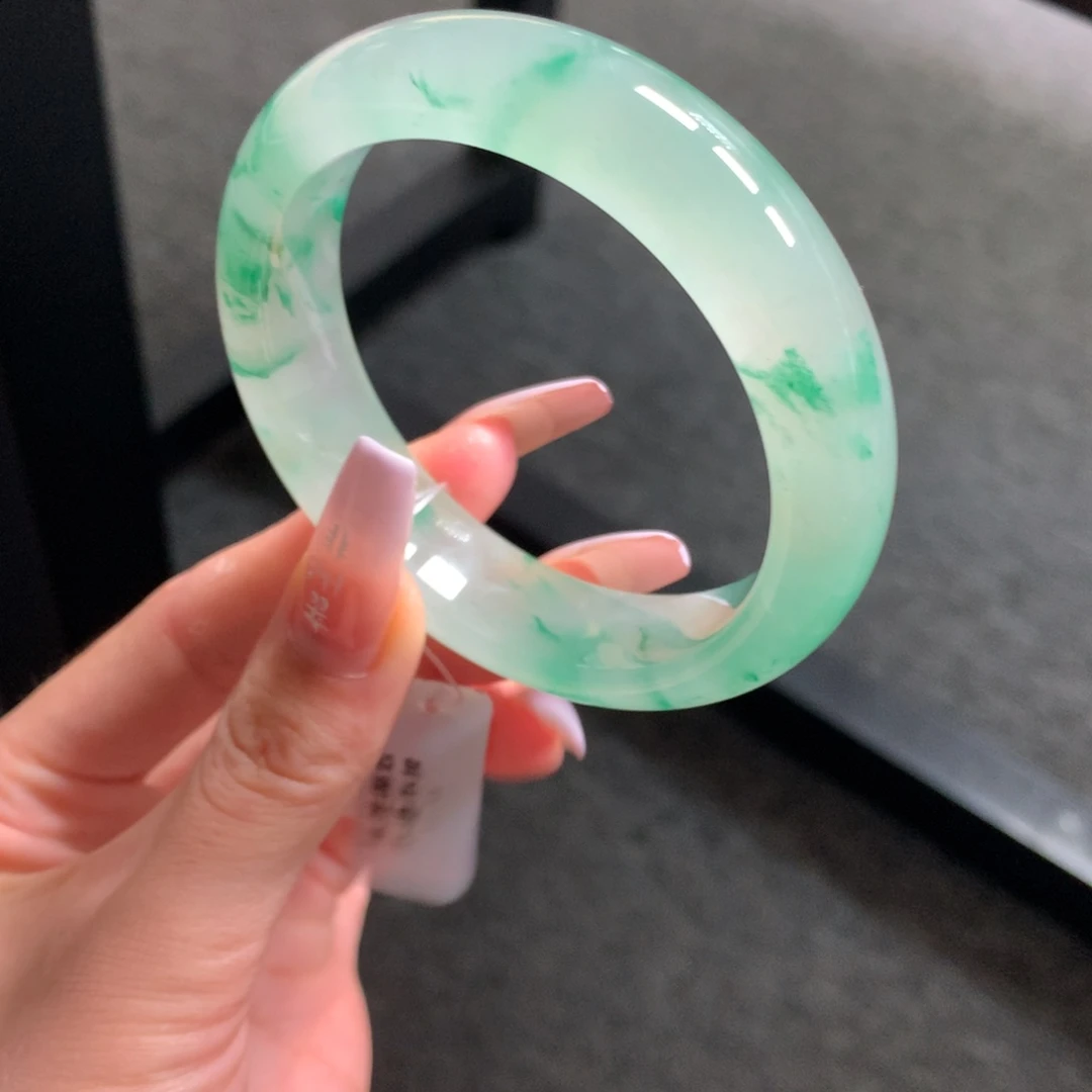 手镯石英质玉未镶嵌