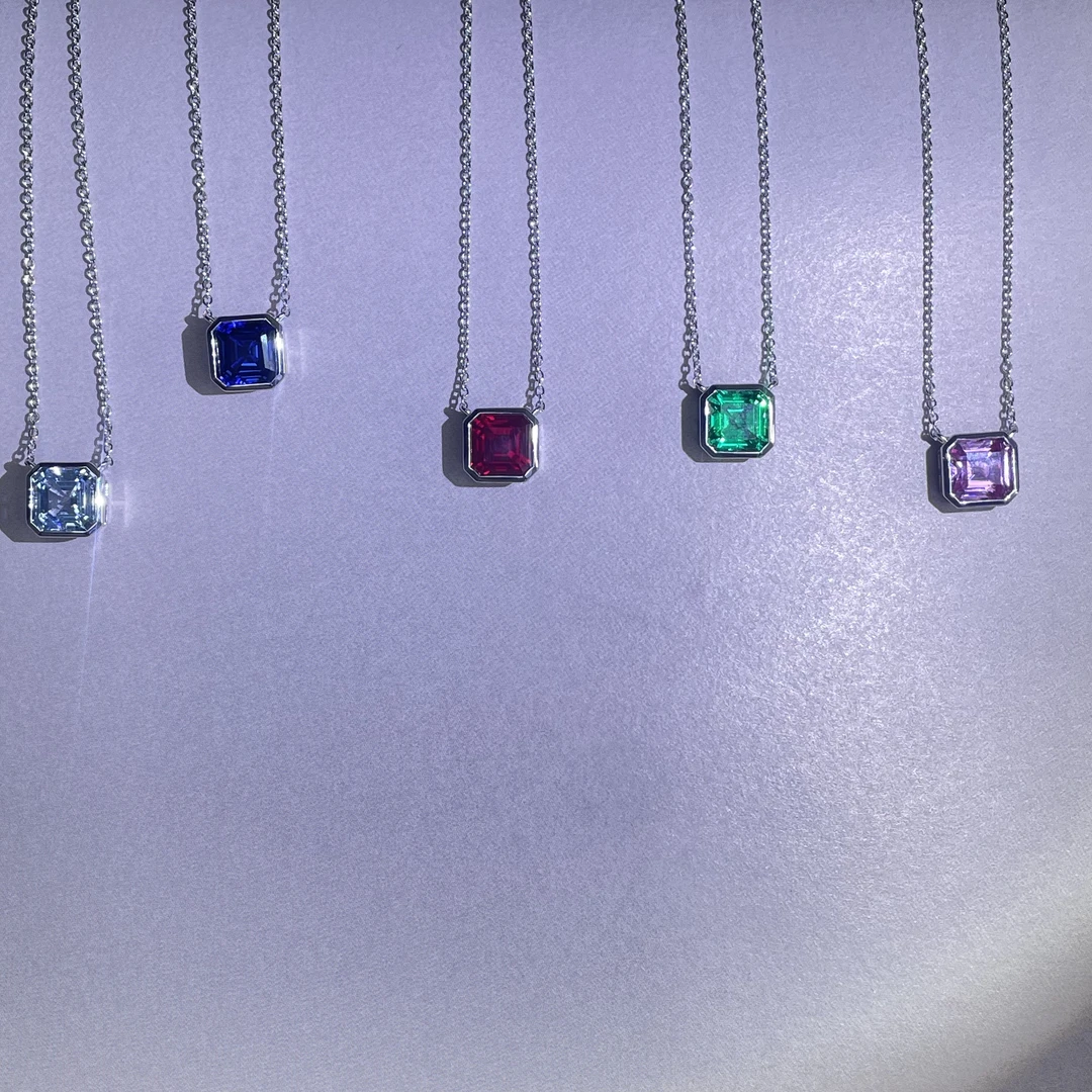 培育蓝宝石培育宝石方糖吊坠（10*10mm约4.8ct）