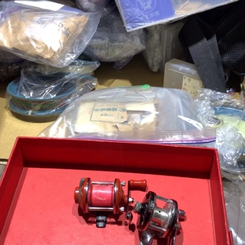 两个小冰钓轮开始