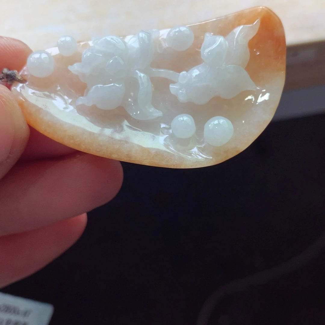 翡翠颈饰未镶嵌吊坠