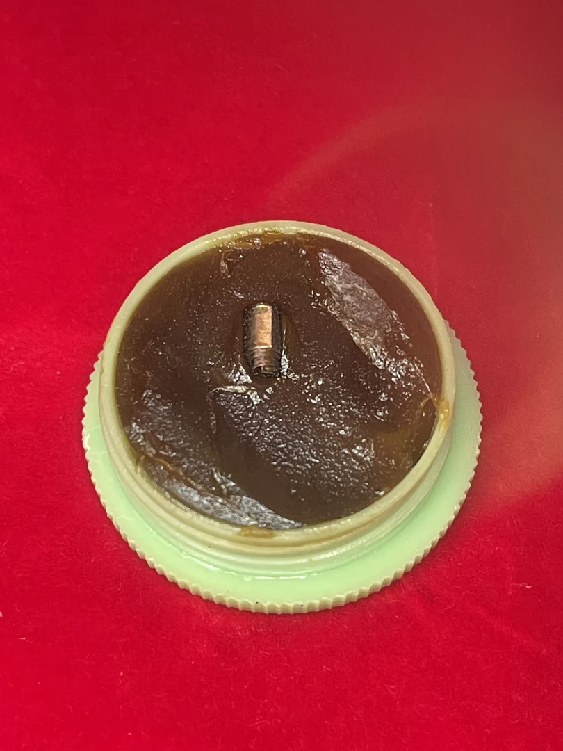 无品牌泰国阿赞巴颂手工制作米米人缘膏