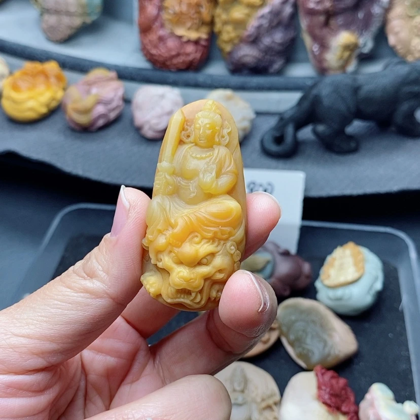 【闪购商品】定制石英质玉吊坠未镶嵌