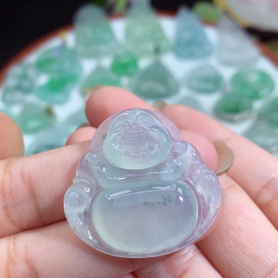 翡翠未镶嵌颈饰佛公