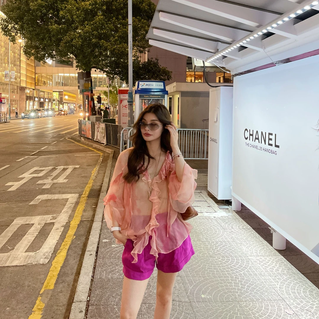 郭甜心【落日余晖】25春夏原创设计浪漫仙气度假游荷叶边衬衣T2035