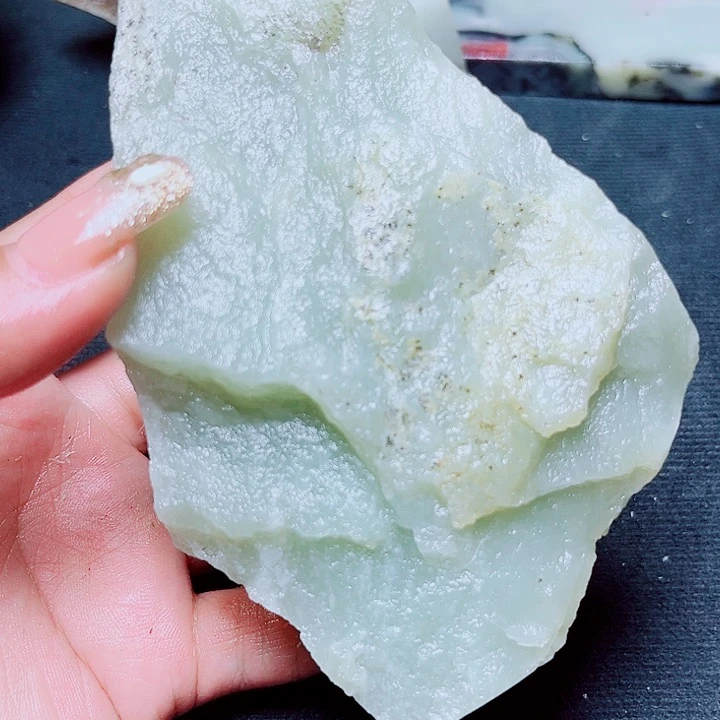 和田玉（糖玉）未镶嵌珠宝奇石