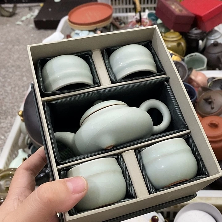 陶瓷艺术品及陶瓷壶