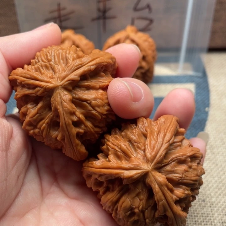 Q***.核桃白狮子44核桃补差价