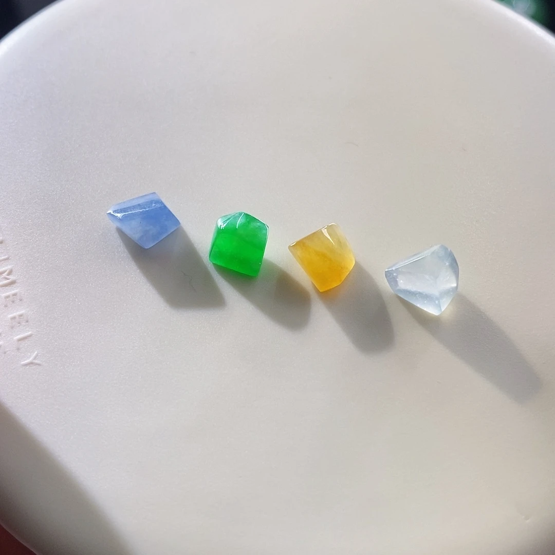 翡翠散珠一手随形