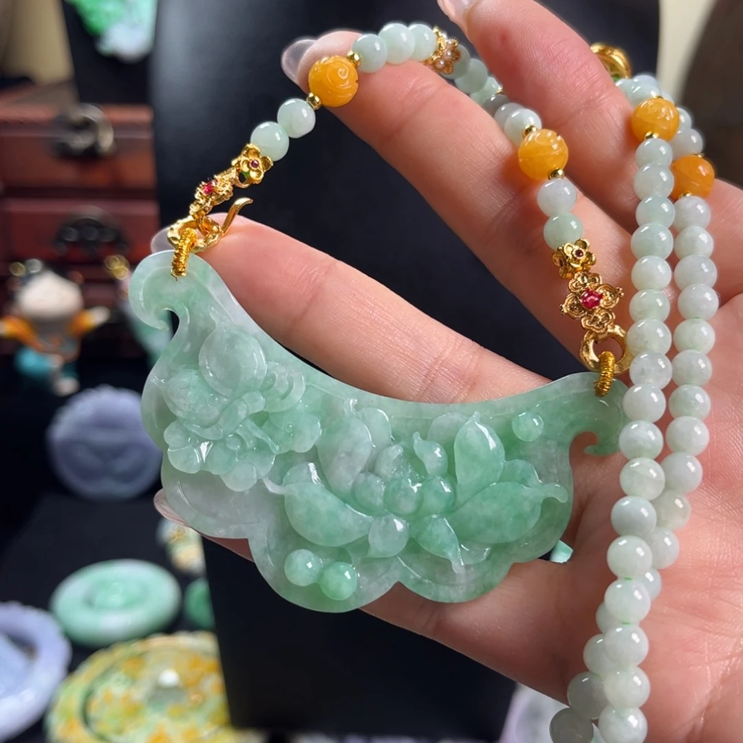 颈饰未镶嵌翡翠冰绿